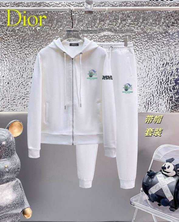Picture of Dior Sweater Suits _SKUDiorM-5XL12yr13538657